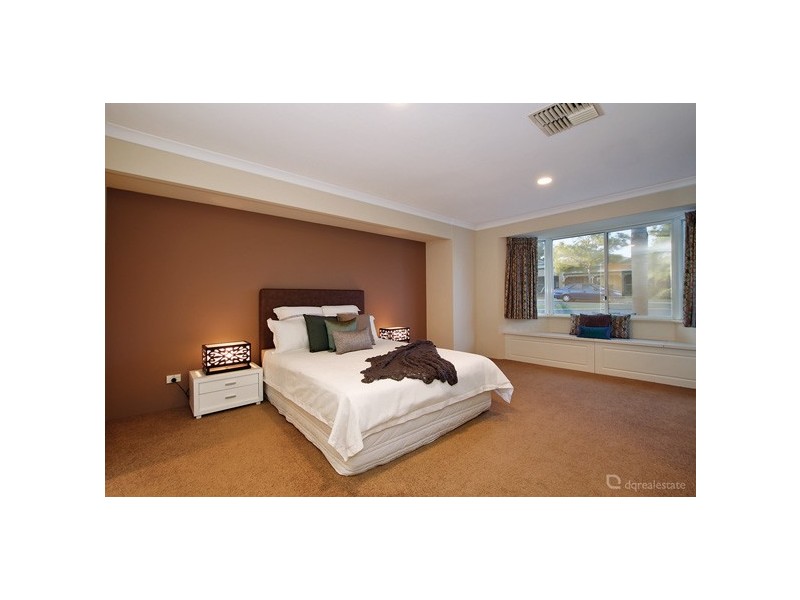 5 Buvelot Place, Woodvale WA 6026