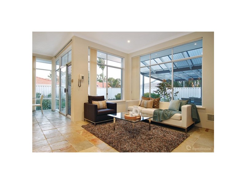 5 Buvelot Place, Woodvale WA 6026