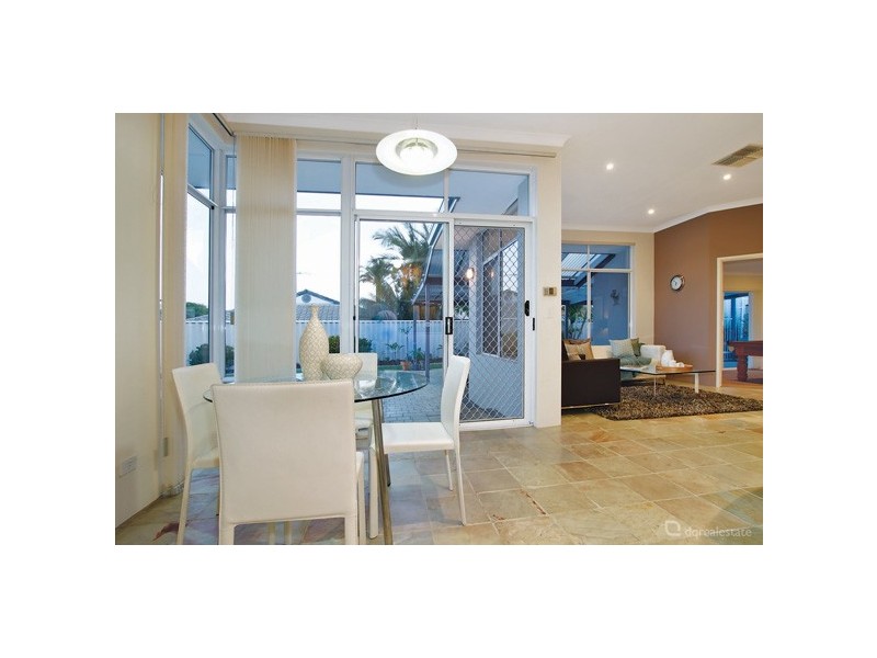 5 Buvelot Place, Woodvale WA 6026