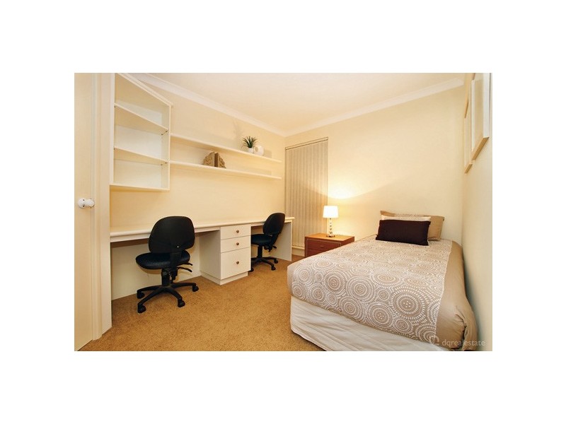 5 Buvelot Place, Woodvale WA 6026