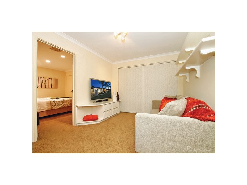 5 Buvelot Place, Woodvale WA 6026