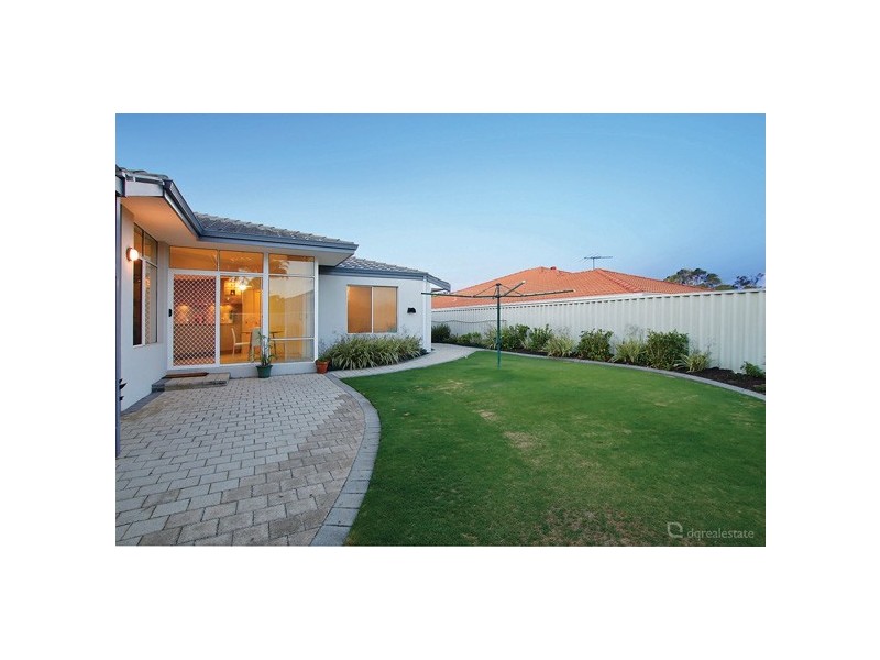 5 Buvelot Place, Woodvale WA 6026