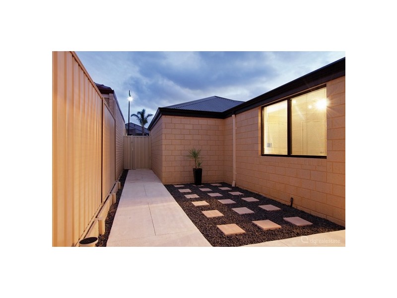 17 Tortorici Avenue, Sinagra WA 6065