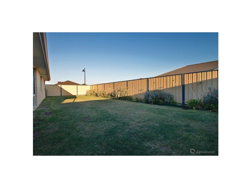 1 Bittern Street, Tapping WA 6065