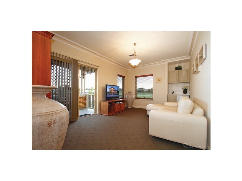 55 Belvoir Parkway, Darch WA 6065