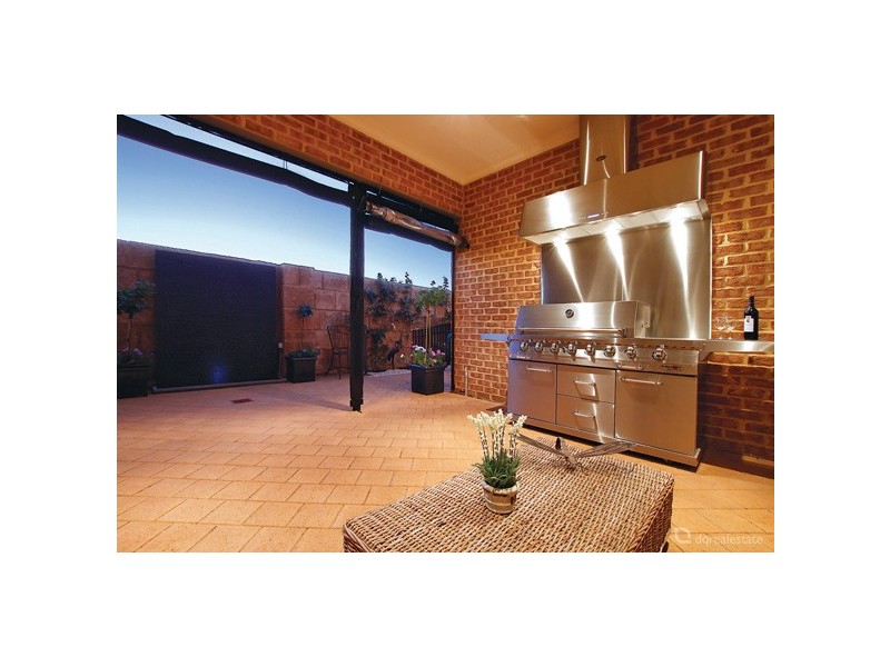 55 Belvoir Parkway, Darch WA 6065