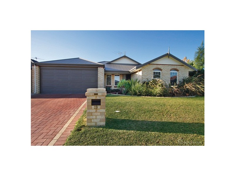 19 Bonannella Entrance, Sinagra WA 6065