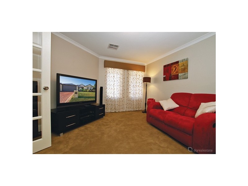 19 Bonannella Entrance, Sinagra WA 6065