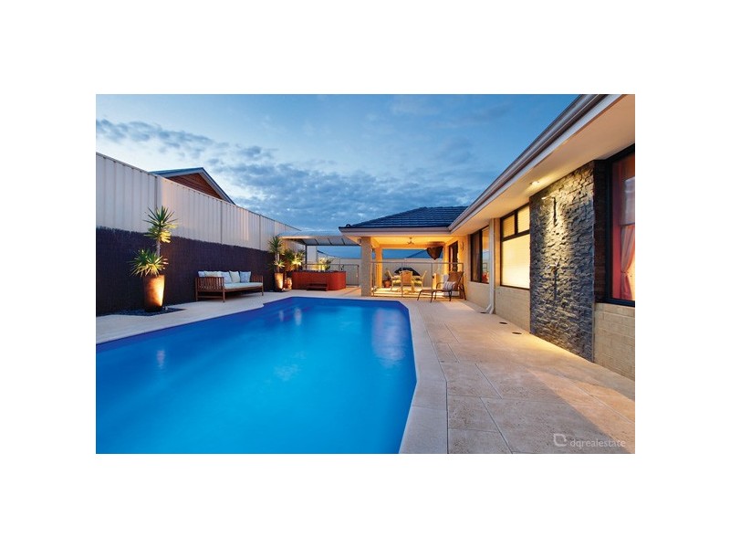 24 Crosthwait Circle, Tapping WA 6065