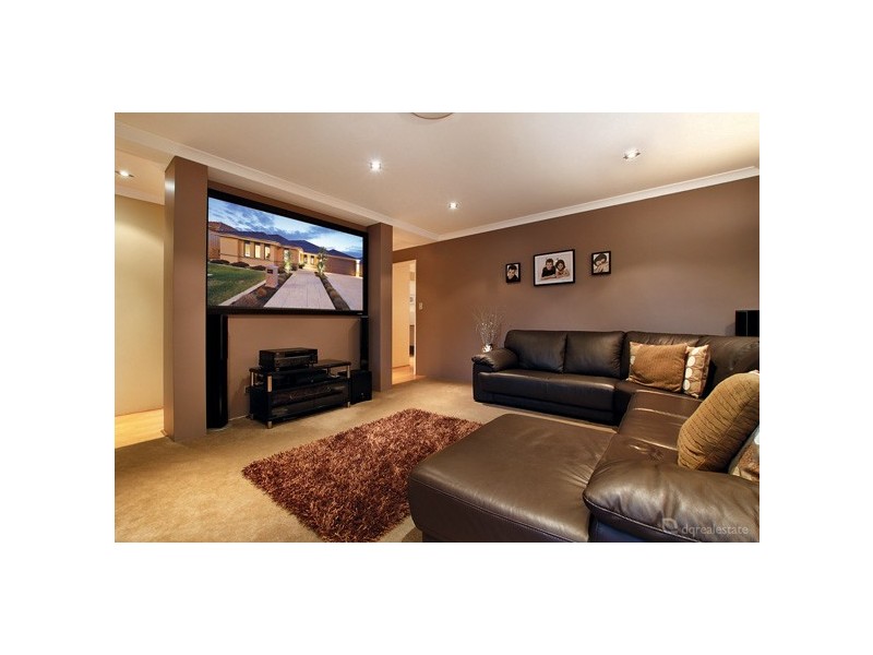 24 Crosthwait Circle, Tapping WA 6065