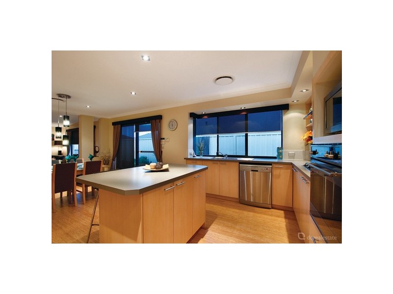 24 Crosthwait Circle, Tapping WA 6065