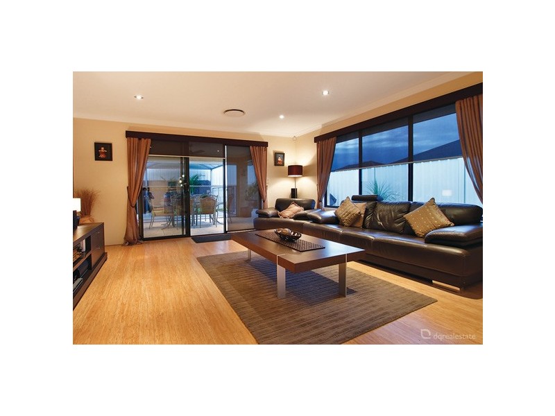 24 Crosthwait Circle, Tapping WA 6065