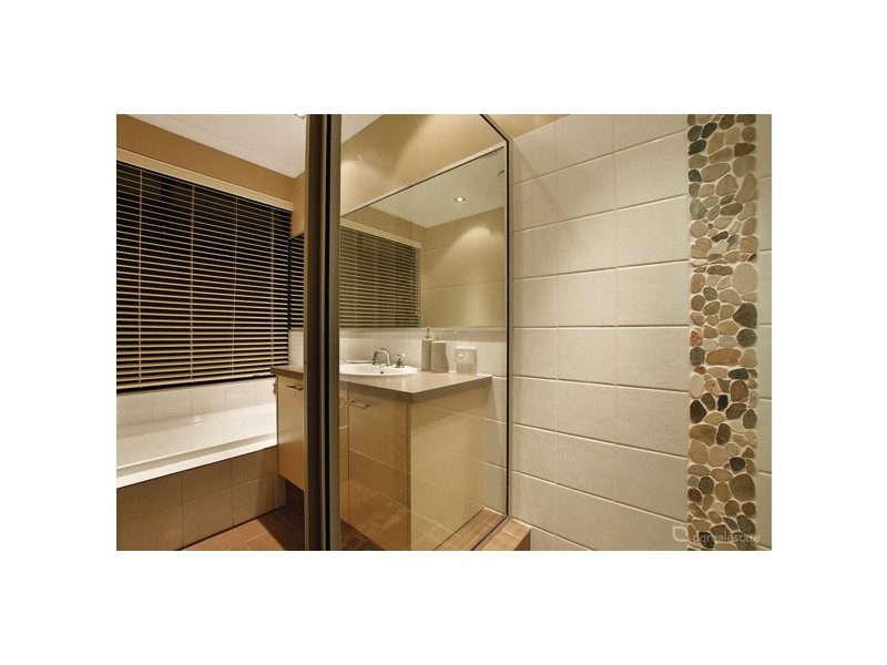 24 Crosthwait Circle, Tapping WA 6065