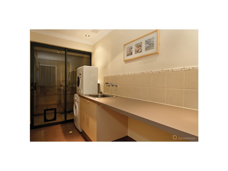 24 Crosthwait Circle, Tapping WA 6065