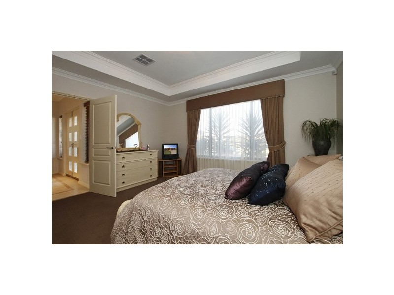 3 Pardalote Way, Tapping WA 6065