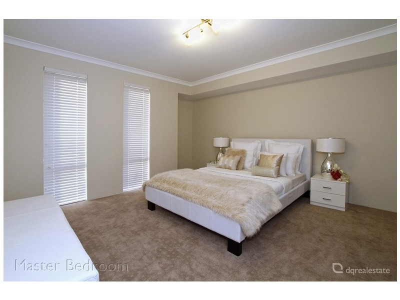 4 Cvitan Bend, Madeley WA 6065