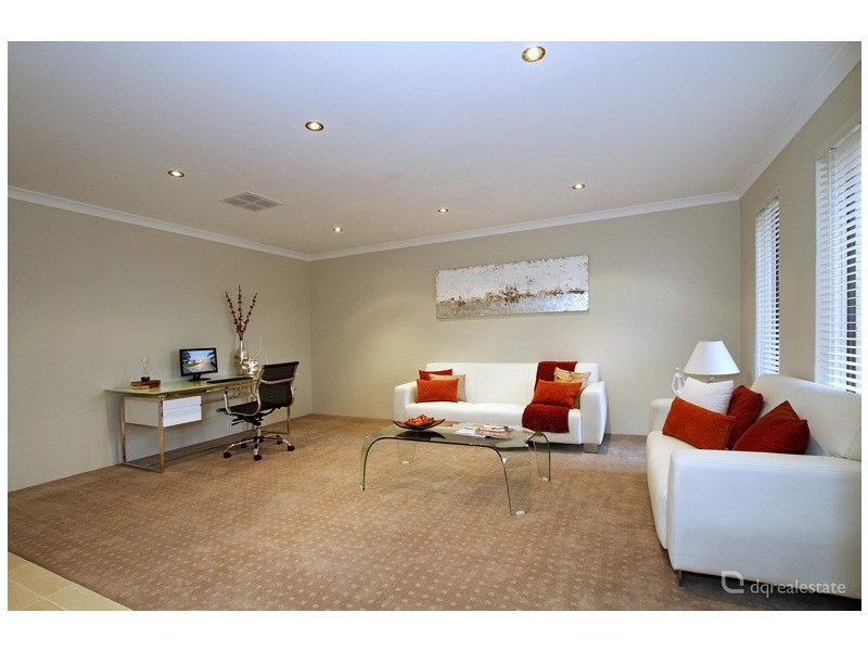 4 Cvitan Bend, Madeley WA 6065