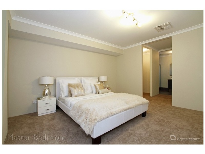 4 Cvitan Bend, Madeley WA 6065