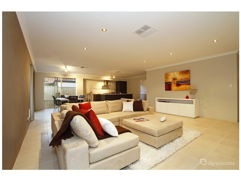 4 Cvitan Bend, Madeley WA 6065