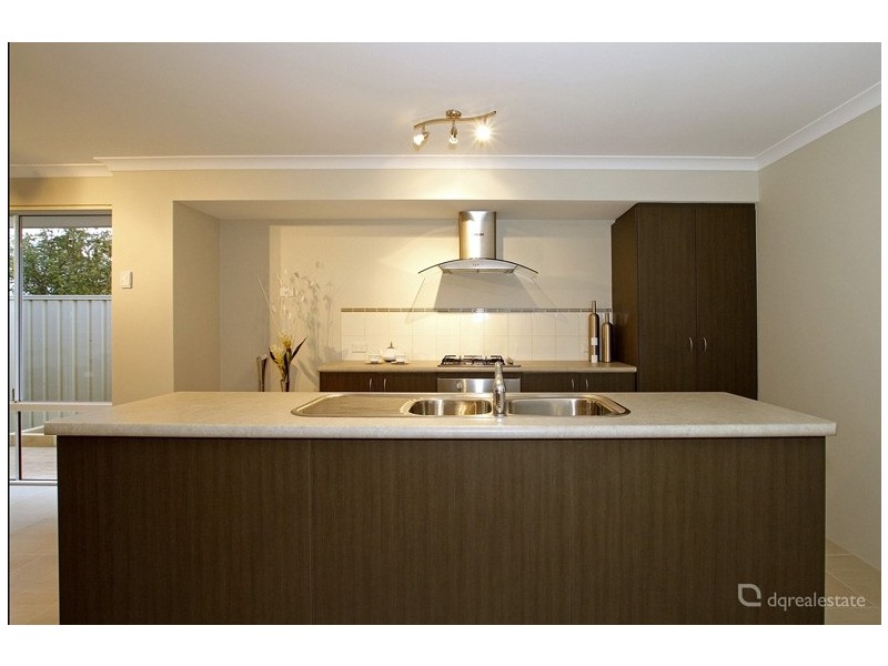 4 Cvitan Bend, Madeley WA 6065