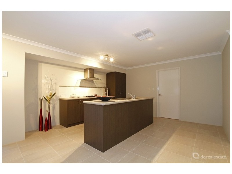 4 Cvitan Bend, Madeley WA 6065