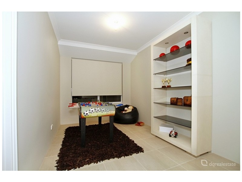 4 Cvitan Bend, Madeley WA 6065