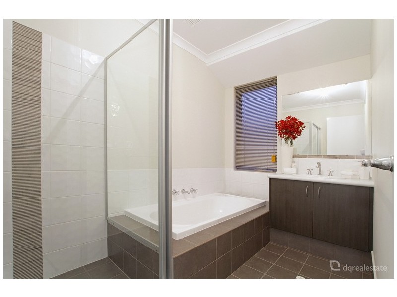 4 Cvitan Bend, Madeley WA 6065