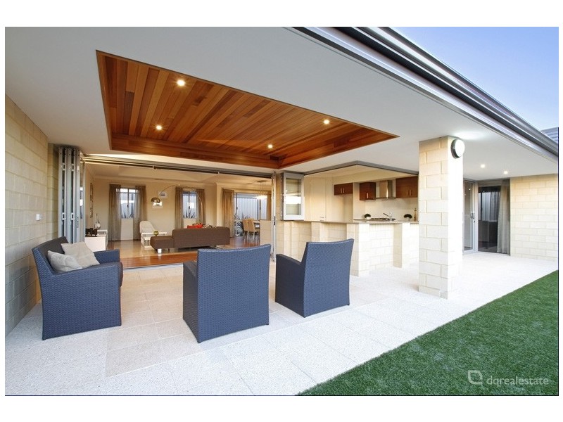 27 Winnipeg Terrace, Wanneroo WA 6065