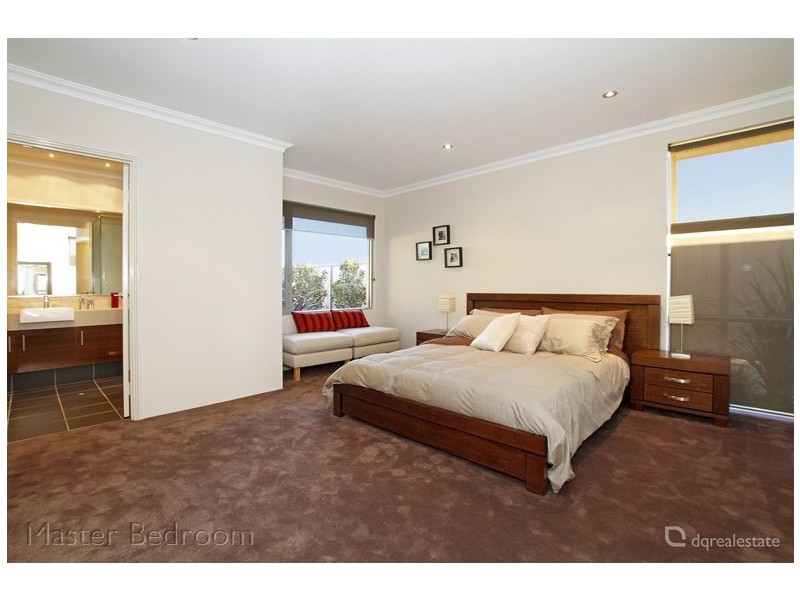 27 Winnipeg Terrace, Wanneroo WA 6065