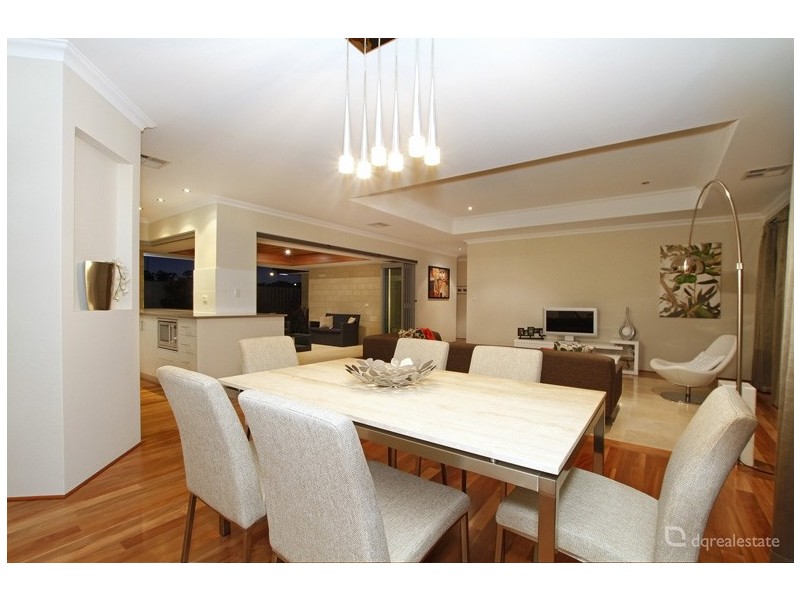 27 Winnipeg Terrace, Wanneroo WA 6065