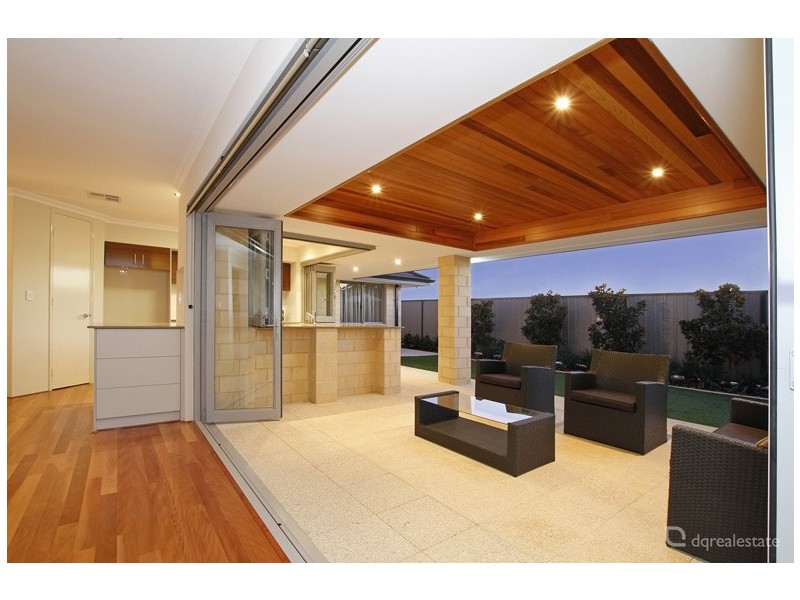27 Winnipeg Terrace, Wanneroo WA 6065