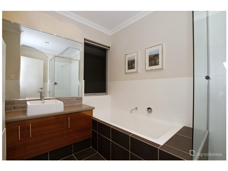 27 Winnipeg Terrace, Wanneroo WA 6065