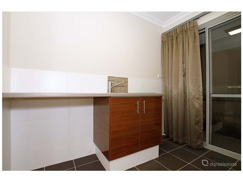 27 Winnipeg Terrace, Wanneroo WA 6065