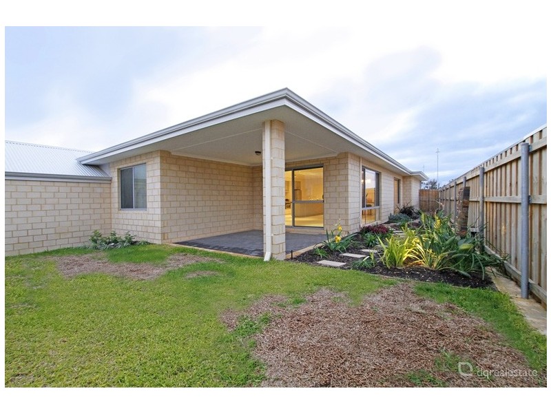 126 Lindsay Beach Blvd, Yanchep WA 6035
