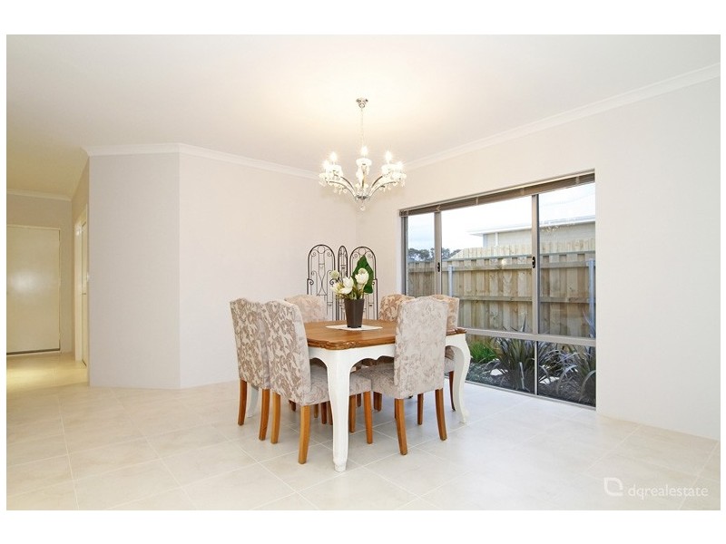 126 Lindsay Beach Blvd, Yanchep WA 6035