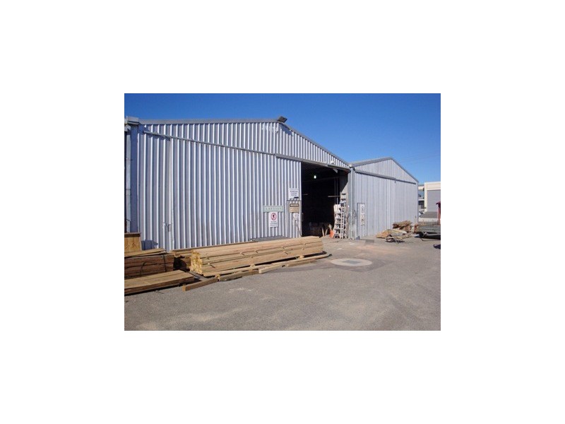 2/4 Furniss Road, Landsdale WA 6065