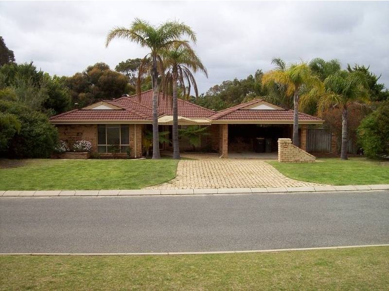 2 Oakland Close, Woodvale WA 6026