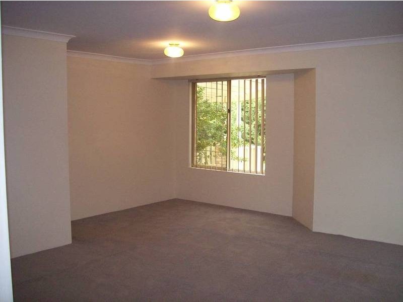 2 Oakland Close, Woodvale WA 6026