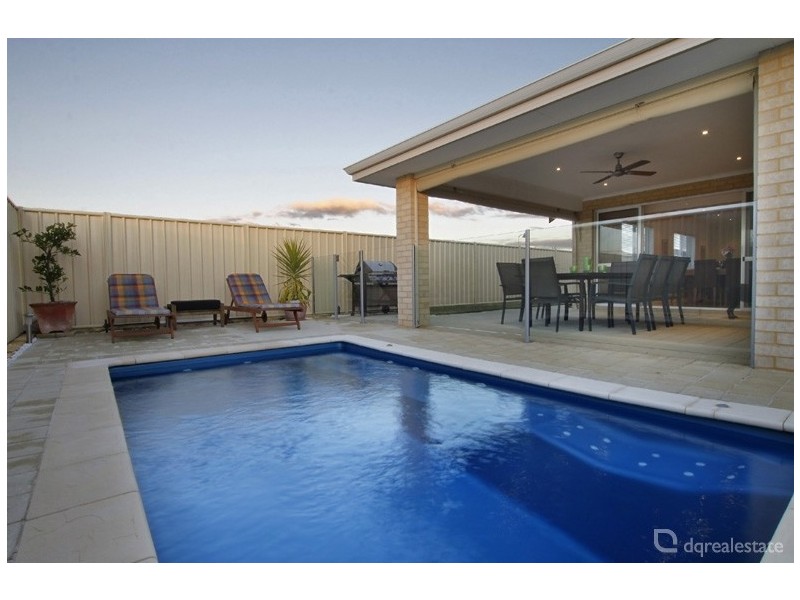 2 Zeppelin Way, Tapping WA 6065