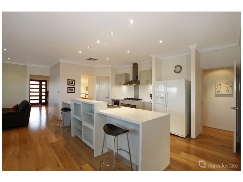 2 Zeppelin Way, Tapping WA 6065