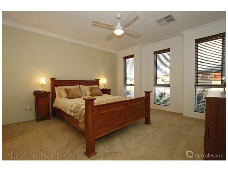 2 Zeppelin Way, Tapping WA 6065