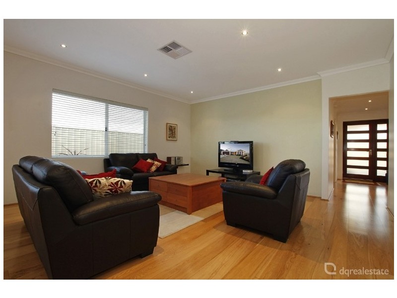 2 Zeppelin Way, Tapping WA 6065