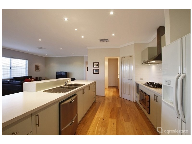 2 Zeppelin Way, Tapping WA 6065