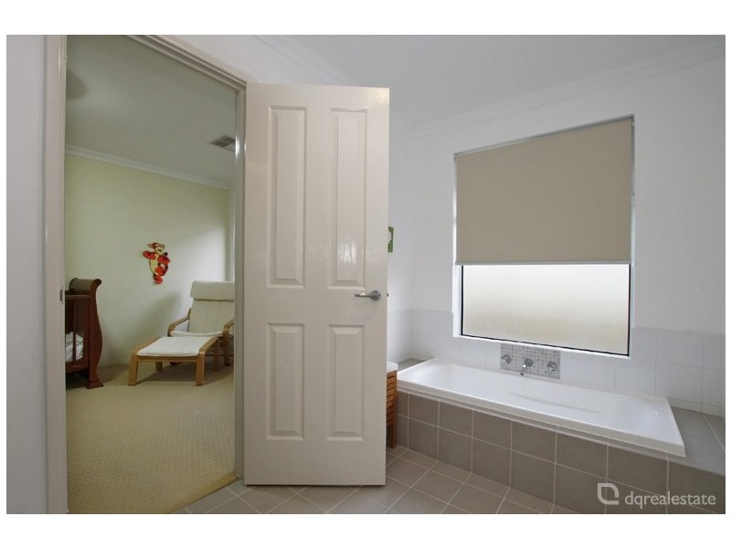 2 Zeppelin Way, Tapping WA 6065