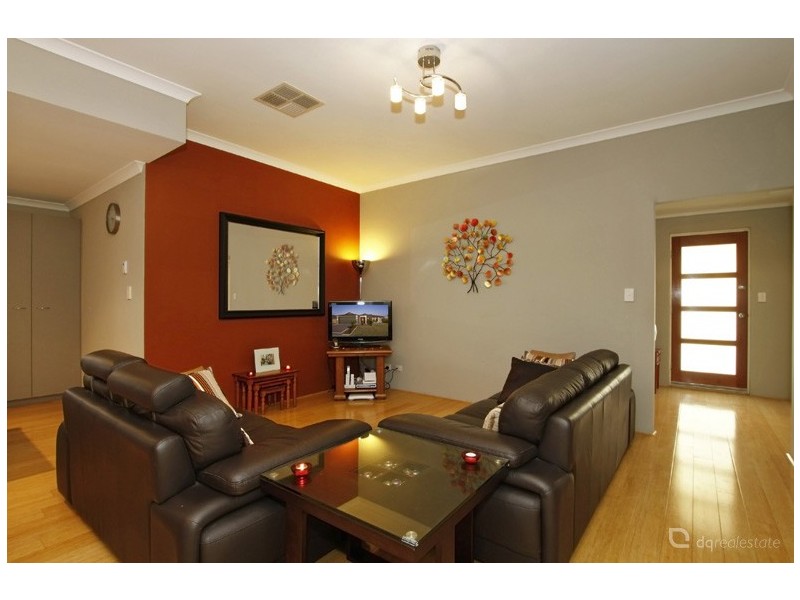 8 Hirundo Bend, Tapping WA 6065