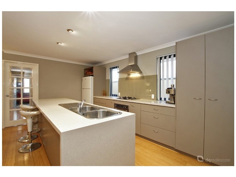 8 Hirundo Bend, Tapping WA 6065