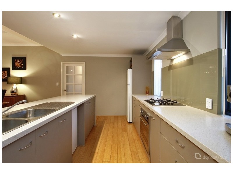 8 Hirundo Bend, Tapping WA 6065