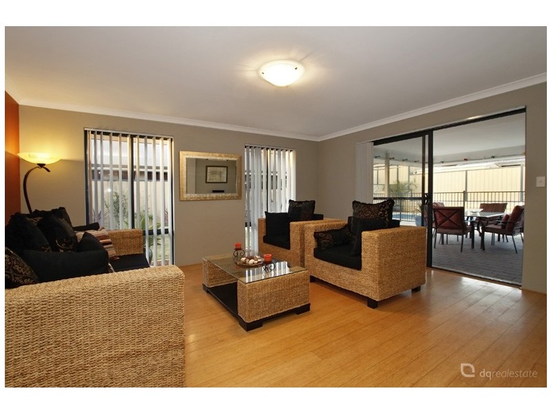 8 Hirundo Bend, Tapping WA 6065