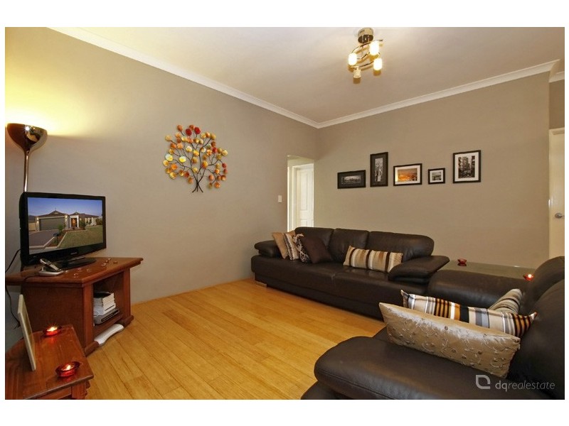 8 Hirundo Bend, Tapping WA 6065