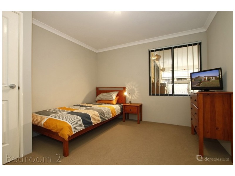 8 Hirundo Bend, Tapping WA 6065